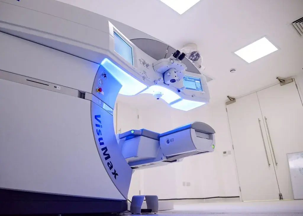 VisuMax laser eye surgery machine in a clinical setting.